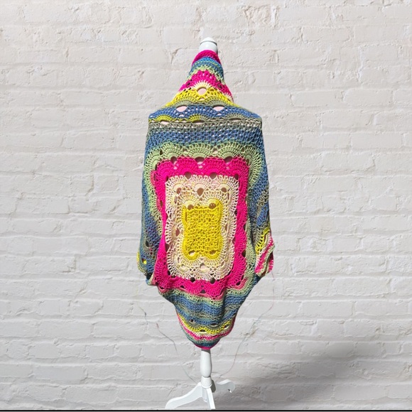 Oversized Blanket Crochet Cardigan - Picture 3 of 4